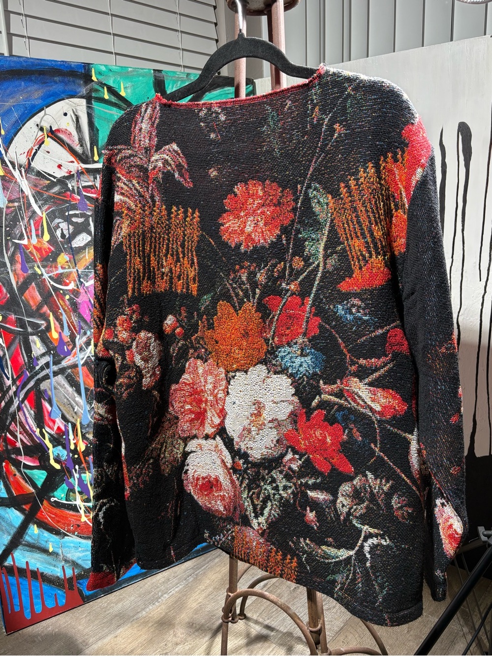 Valabasas sweater read - Picture 2 of 4